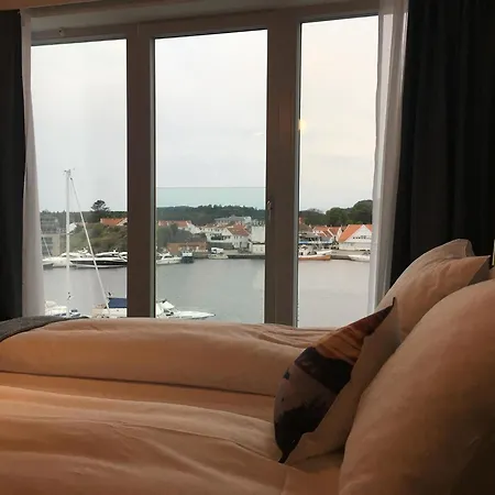 Hotel Mandal Hotel 4*