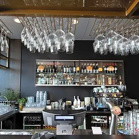 Mandal Hotel 4* ماندال