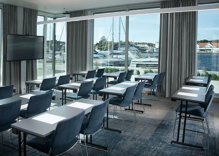 Mandal Hotel Hotell 4*